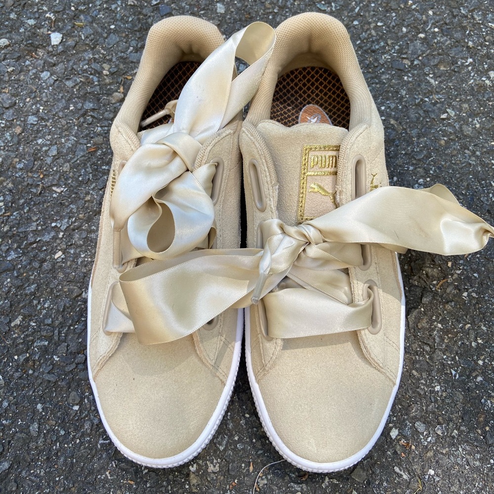 Suede puma sneaker
